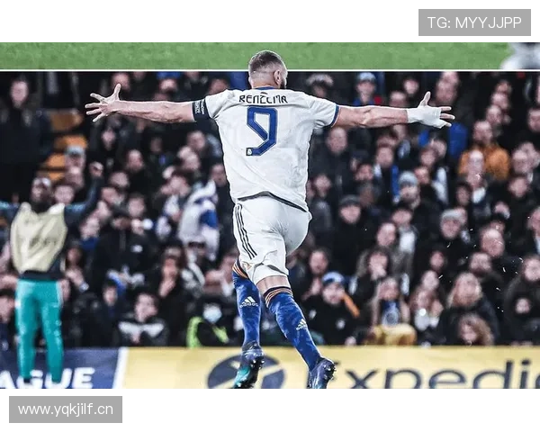 本泽马巅峰期为何来得晚:中锋角色的自我革命解析 本泽马巅峰期为何来得晚:中锋角色的自我革命解析