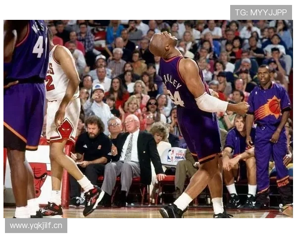 巴克利篮下强打效率超哈基姆，拉开内线得分差距