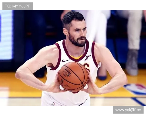 卡里姆·阿布杜尔-贾巴尔内线低位单打效率远超同期中锋